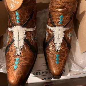 Ariat
Women's Natural Encore Southwestern Western Boot size 8.5